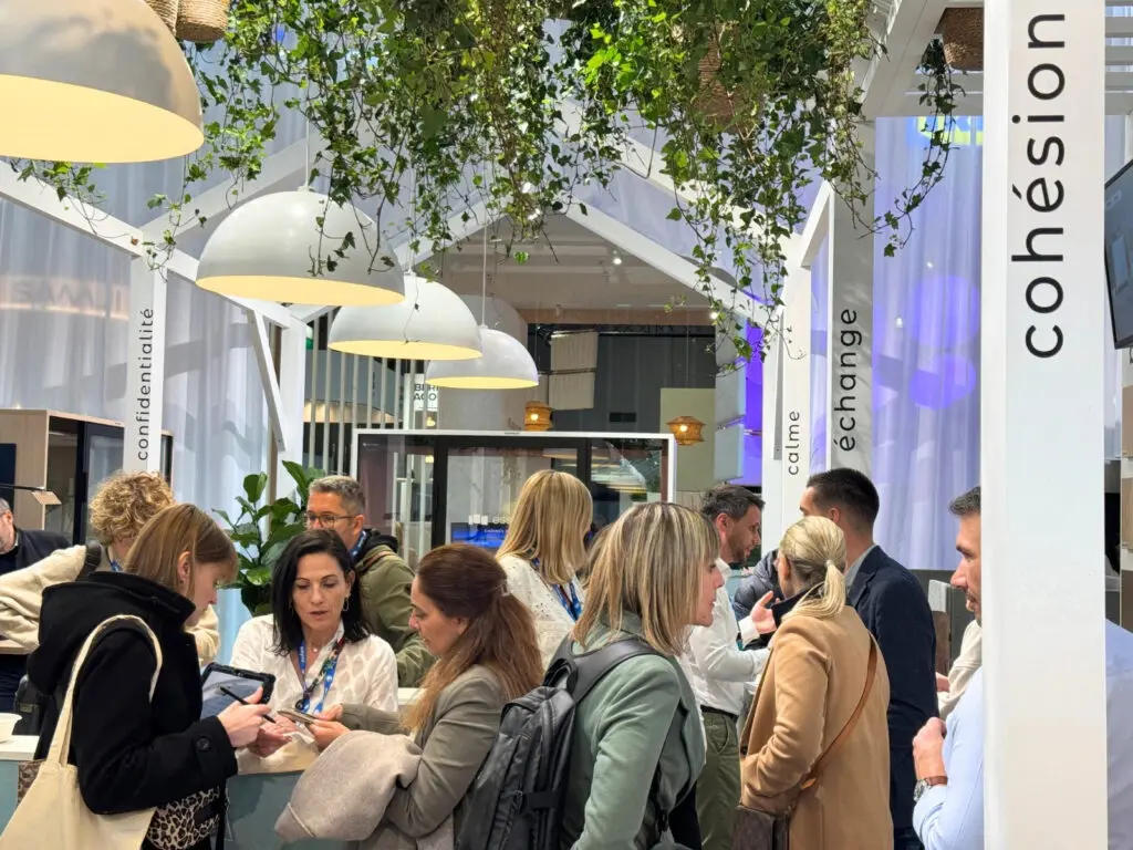 Stand buronomic au salon Workspace Paris 2026 – mobilier de bureau professionnel et aménagement des espaces de vie au travail